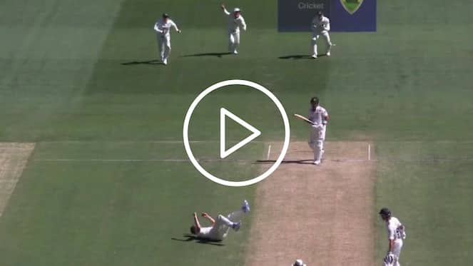 [Watch] Classical Pat Cummins Caught & Bowled Ends Abdullah Shafique's Courageous Stay